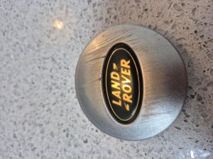 LR hub cap