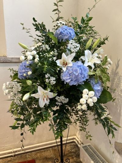 Flower pedestal